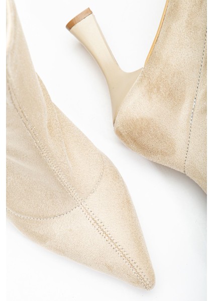 Kadın Bej Süet Bilekli Orta Boy Topuklu Bot fırsatları