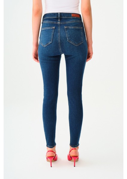 Natalie Minael Kadın Jean Pantolon LF2037056 LF2037056018 modelleri