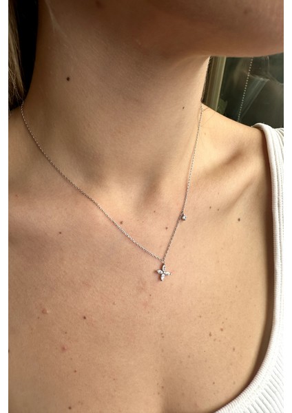 925 Ayar Rodyum Kaplamalı Zirkon Taşlı , Çiçek Tasarımı Gümüş Kolye fiyatları