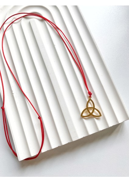 Triquetra Keltsembolü Kolye