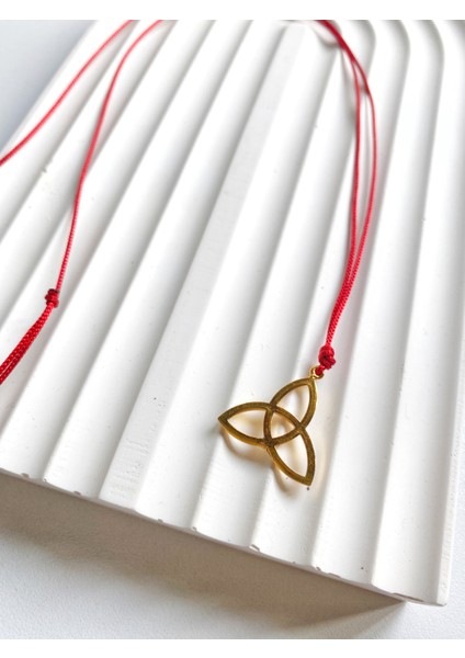 Triquetra Keltsembolü Kolye