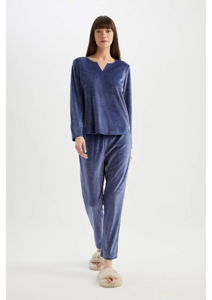 Fall in Love Pijama Takım V Yaka Velur Uzun Kollu Üst Beli Lastikli Alt A3356AX24AU fiyatları