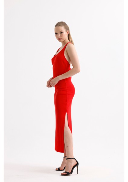 Yırtmaçlı Sırt Dekolteli Çapraz Askılı Kolsuz Kare Yaka Viskon Elbise | 35781 Kırmızı modelleri