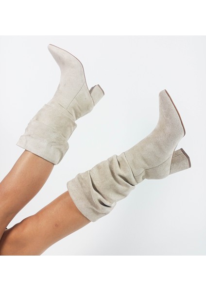 Bej Renk Kalın Topuk Körüklü Diz Altı Kadın Çizme