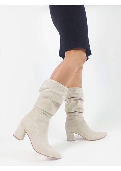 Bej Renk Kalın Topuk Körüklü Diz Altı Kadın Çizme fırsatları