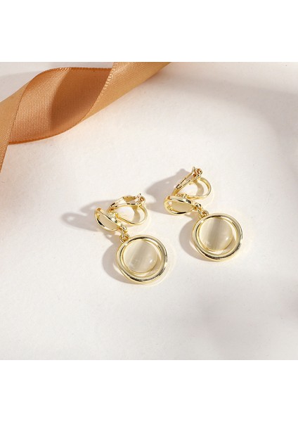 Delici Olmadan Üçgen Püskül Kulak Klipsi, Üst Düzey Niş Edebi Retro Bayan Kulak Asılı Hafif Lüks Yüksek Kaliteli Küpeler (Yurt Dışından)