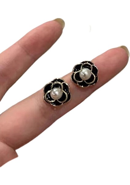 Kore Tarzı Kamelya Tarzı Delinmemiş Küpe Inci Çiçek Dama Tahtası Elmas Küpe Kadınlar Için (Yurt Dışından)