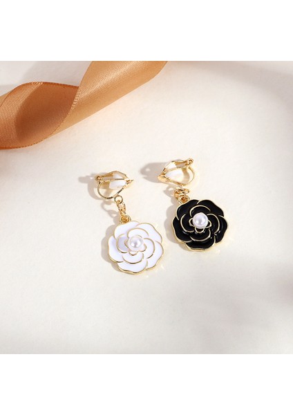 Delici Olmadan Üçgen Püskül Kulak Klipsi, Üst Düzey Niş Edebi Retro Bayan Kulak Asılı Hafif Lüks Yüksek Kaliteli Küpeler (Yurt Dışından)