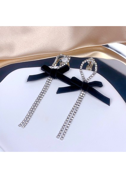 Delici Olmadan Üçgen Püskül Kulak Klipsi, Üst Düzey Niş Edebi Retro Bayan Kulak Asılı Hafif Lüks Yüksek Kaliteli Küpeler (Yurt Dışından)