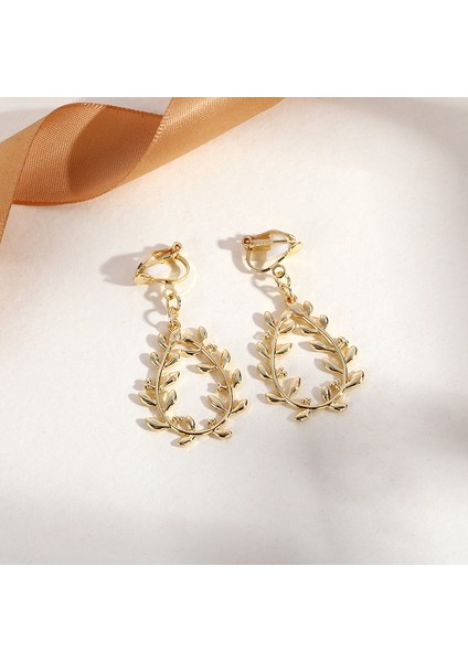 Delici Olmadan Üçgen Püskül Kulak Klipsi, Üst Düzey Niş Edebi Retro Bayan Kulak Asılı Hafif Lüks Yüksek Kaliteli Küpeler (Yurt Dışından)