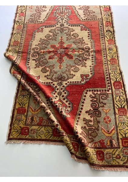 127X223CM Antik Uşak Halısı El Dokuma Canlı Renkli Dekoratif Ender Kilim