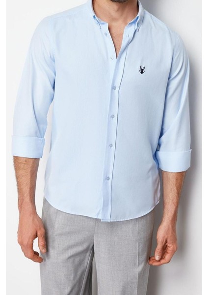 Erkek Moda Kısa Kol Dokuma Açık Mavi Slim Fit Nakışlı Smart Gömlek