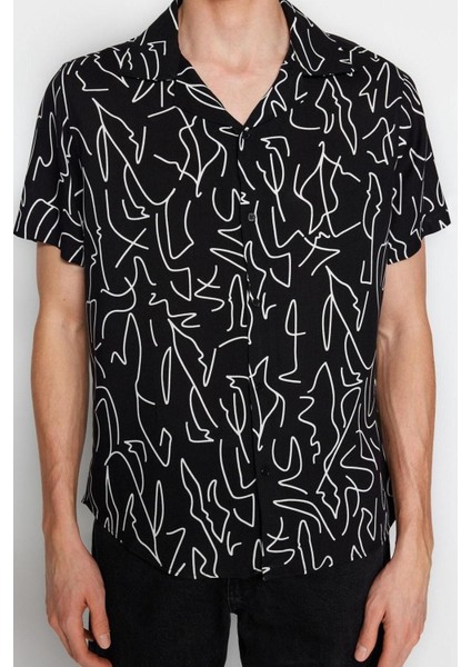 Erkek Moda Kısa Kol Dokuma Siyah Regular Fit Apaş Yaka Kısa Kol Dökümlü Geometrik Yazlık Gömlek