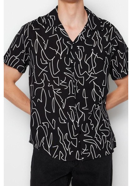 Erkek Moda Kısa Kol Dokuma Siyah Regular Fit Apaş Yaka Kısa Kol Dökümlü Geometrik Yazlık Gömlek