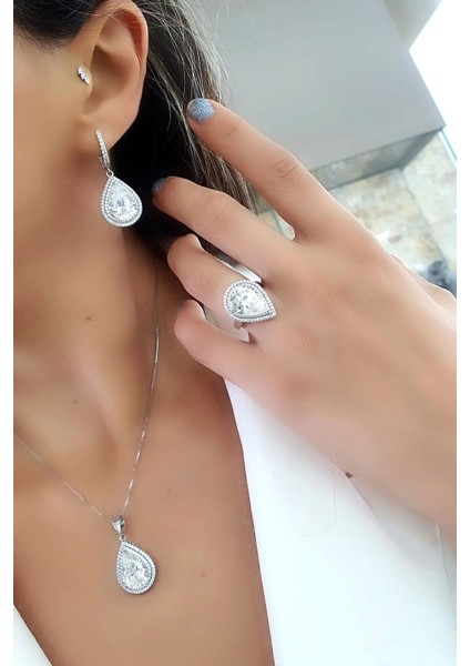 Sky Diamond Mozanit Taşlı 925AYAR Gümüş Üzerine Beyaz Altın Kaplama Damla Set Takım