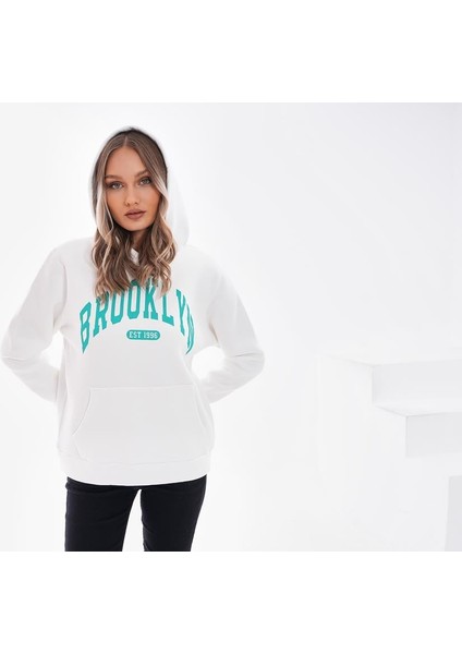 Beyaz Üç Iplik Şardonlu Brooklyn Baskılı Sweatshirt - BGS30