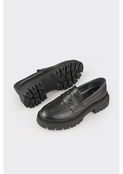 Siyah Deri Kadın Günlük Ayakkabı modelleri