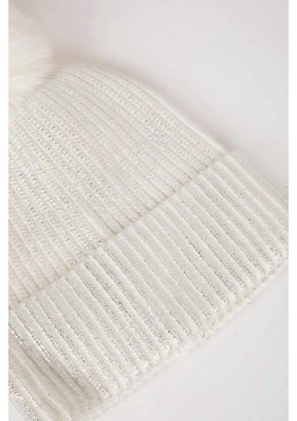 Kadın Ponponlu Parlak Bere C6643AX24WN modelleri