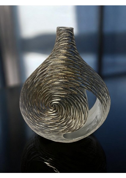 Çizgi Detayli Kesimli Dekoratif Vazo