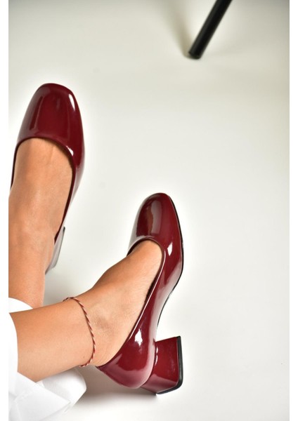 T752827008 Bordo Rugan Alçak Topuklu Kadın Ayakkabı