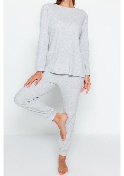 Kadın Pamuklu Bisiklet Yaka Uzun Kol Fitilli Pamuklu Geniş Kalıp Örme Pijama Takımı modelleri