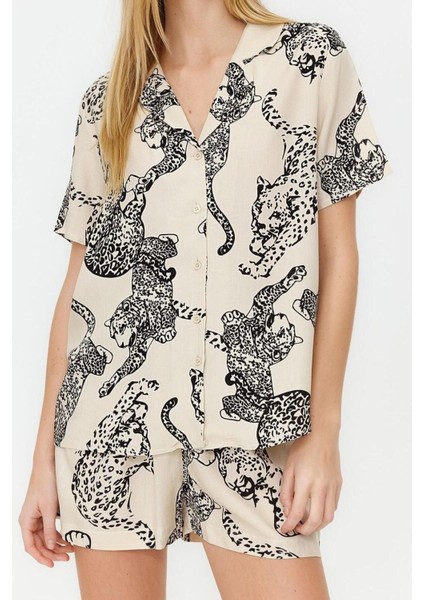 Kadın Viskon Gömlek Yaka Kısa Kol Hayvan Desenli Viskon Dokuma Pijama Takımı fırsatları
