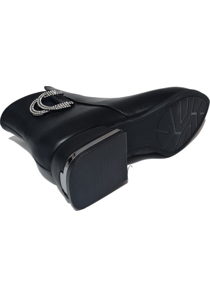 Kısa Topuklu cc Taşlı Aksesuarlı Kadın Bot 573300-Z fırsatları