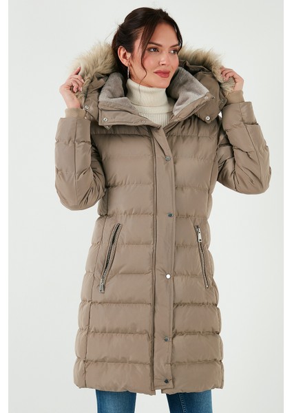 Regular Fit Çıkarılabilir Kapüşonlu Fermuarlı Cepli Şişme Mont Bayan Mont 497EMİLY modelleri