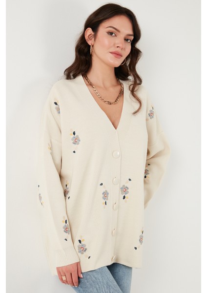 Çiçek Işlemeli Oversize Fit V Yaka Düğmeli Hırka Bayan Hırka 4616191 indirimleri
