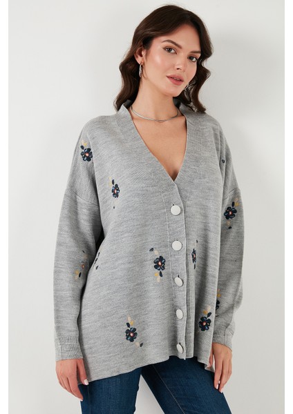 Çiçek Işlemeli Oversize Fit V Yaka Düğmeli Hırka Bayan Hırka 4616191