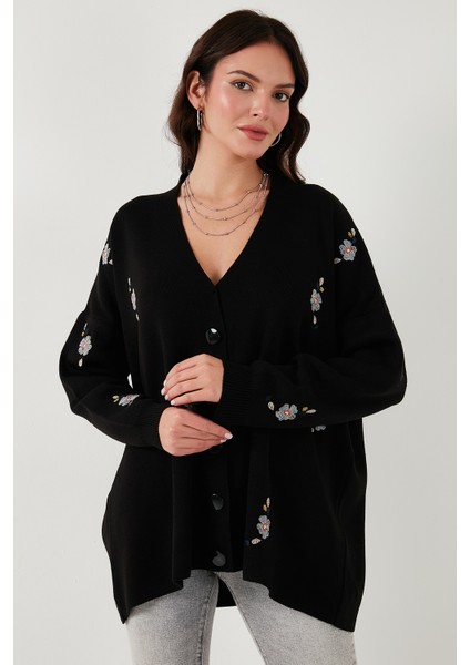 Çiçek Işlemeli Oversize Fit V Yaka Düğmeli Hırka Bayan Hırka 4616191 fırsatları