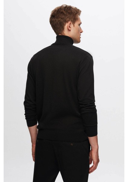 Regular Fit Siyah Pamuk Karışımlı Balıkçı Yaka Triko Kazak 5HF06ORT12007