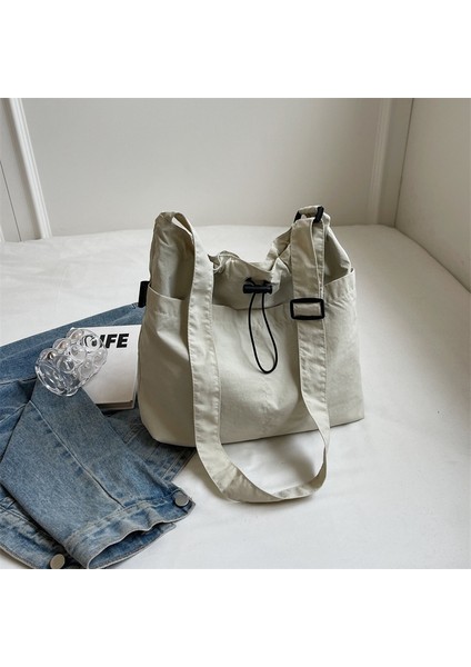 Kadınlar Için Rahat Hafif Çanta 2024 Yeni Moda Bez Çanta Tek Omuz Büyük Kapasiteli Tote Çanta Sınıfı Işe Gidip Gelme Crossbody Çanta (Yurt Dışından)