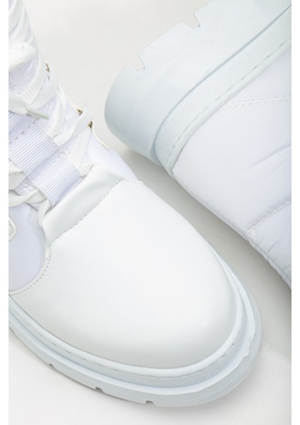 Kadın Beyaz Kalın Termo Taban Bağcıklı Kar Botu fırsatları