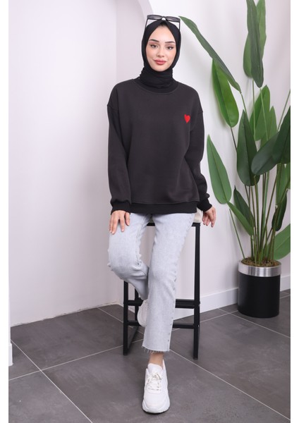 Siyah Nakış İşlemeli Üç İplik Sweat