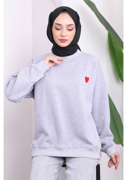 Gri Nakış İşlemeli Üç İplik Sweat modelleri