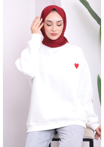 Ekru Nakış İşlemeli Üç İplik Sweat modelleri