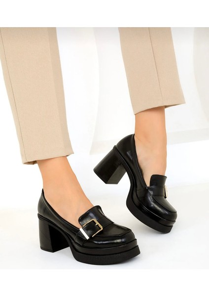 Kadın Siyah Rugan Toka Detaylı Kare Burun Kalın Topuklu Ayakkabı modelleri
