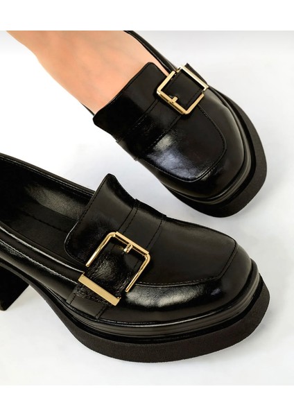 Kadın Siyah Rugan Toka Detaylı Kare Burun Kalın Topuklu Ayakkabı indirimleri