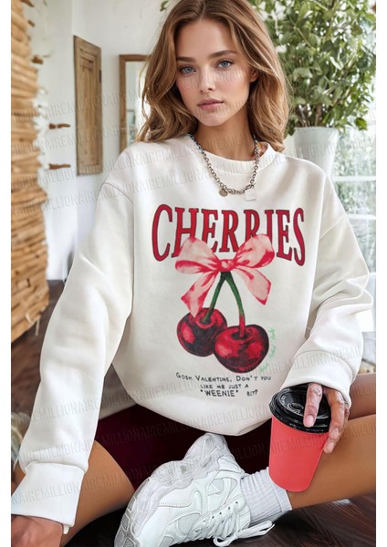 Kadın Ekru Kırık Beyaz Cherries Baskılı 0 Sıfır Yaka Oversize Salaş Bol Kesim Polar Sweatshirt