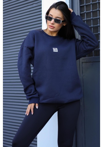 Kadın Lacivert Free Life Baskılı 0 Sıfır Yaka Oversize Salaş Bol Kesim Polar Sweatshirt
