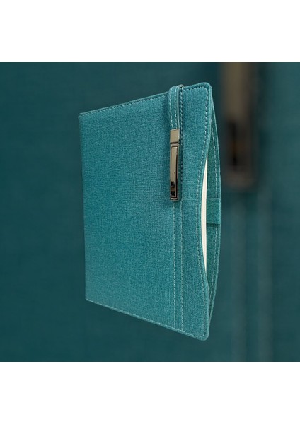 2025 2026 Yeni Yıl Günlük Ajanda Notebook Üstten Metal Kilitli Lüx Model 17 x 24 cm Ebadında