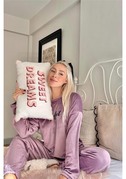 Lila Perfect Desenli Exclusive Kadife Kadın Pijama Takımı fırsatları