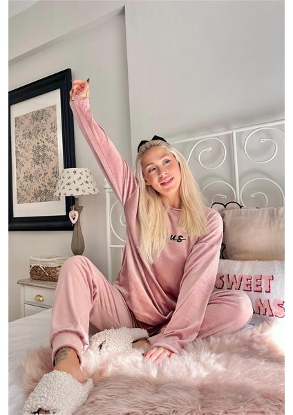 Pudra Focus Desenli Exclusive Kadife Kadın Pijama Takımı fırsatları