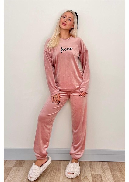 Pudra Focus Desenli Exclusive Kadife Kadın Pijama Takımı indirimleri