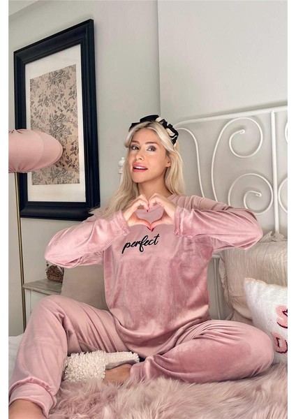 Pudra Perfect Desenli Exclusive Kadife Kadın Pijama Takımı fiyatları