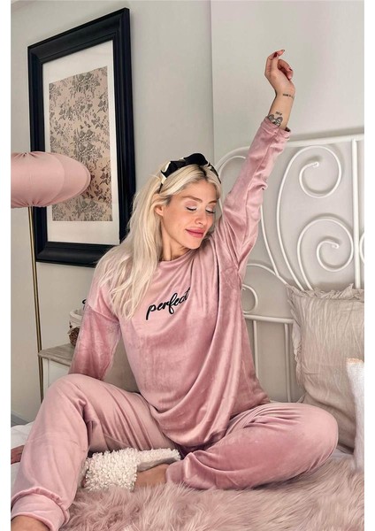 Pudra Perfect Desenli Exclusive Kadife Kadın Pijama Takımı modelleri