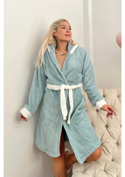 Pijama Evi Yeşil Cozy Desenli Kapşonlu Peluş Kadın Sabahlık