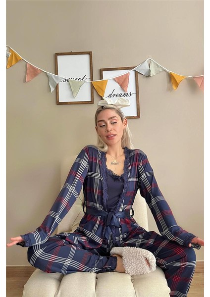 Lacivert Ekose Desenli Bambu Sabahlıklı Kadın Pijama Takımı fırsatları