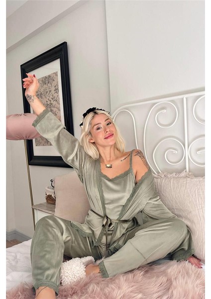 Yeşil Gage Exclusive Kadife Sabahlıklı Kadın Pijama Takımı fırsatları